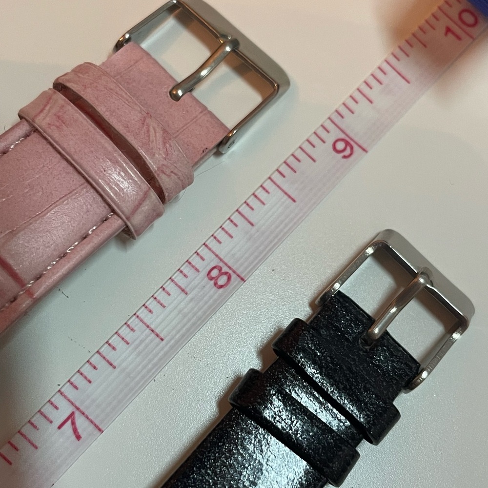 Hello Kitty Crystal Accent - Pink Leather and Black Leather - 2 Watches - Picture 6 of 7